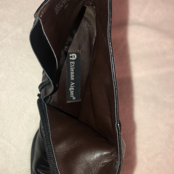 Etienne Aigner 100% black leather sz 8 booties with zipper and 2.25” heel - Picture 7 of 12